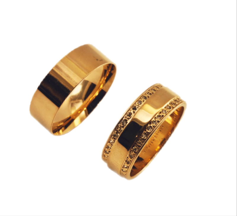 Aliança em Ouro 18k Clássica Reta com 30 Brilhantes